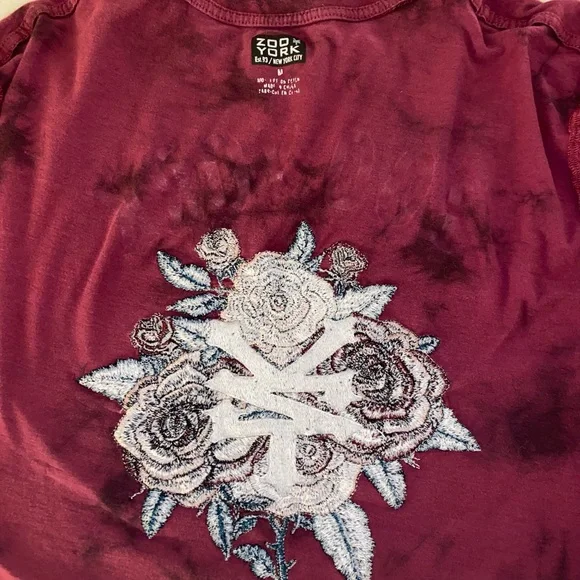 💙 Zoo York Black and Pink Tie-Dye T-Shirt Featuring Elaborate Embroidery Size M - Picture 12 of 13
